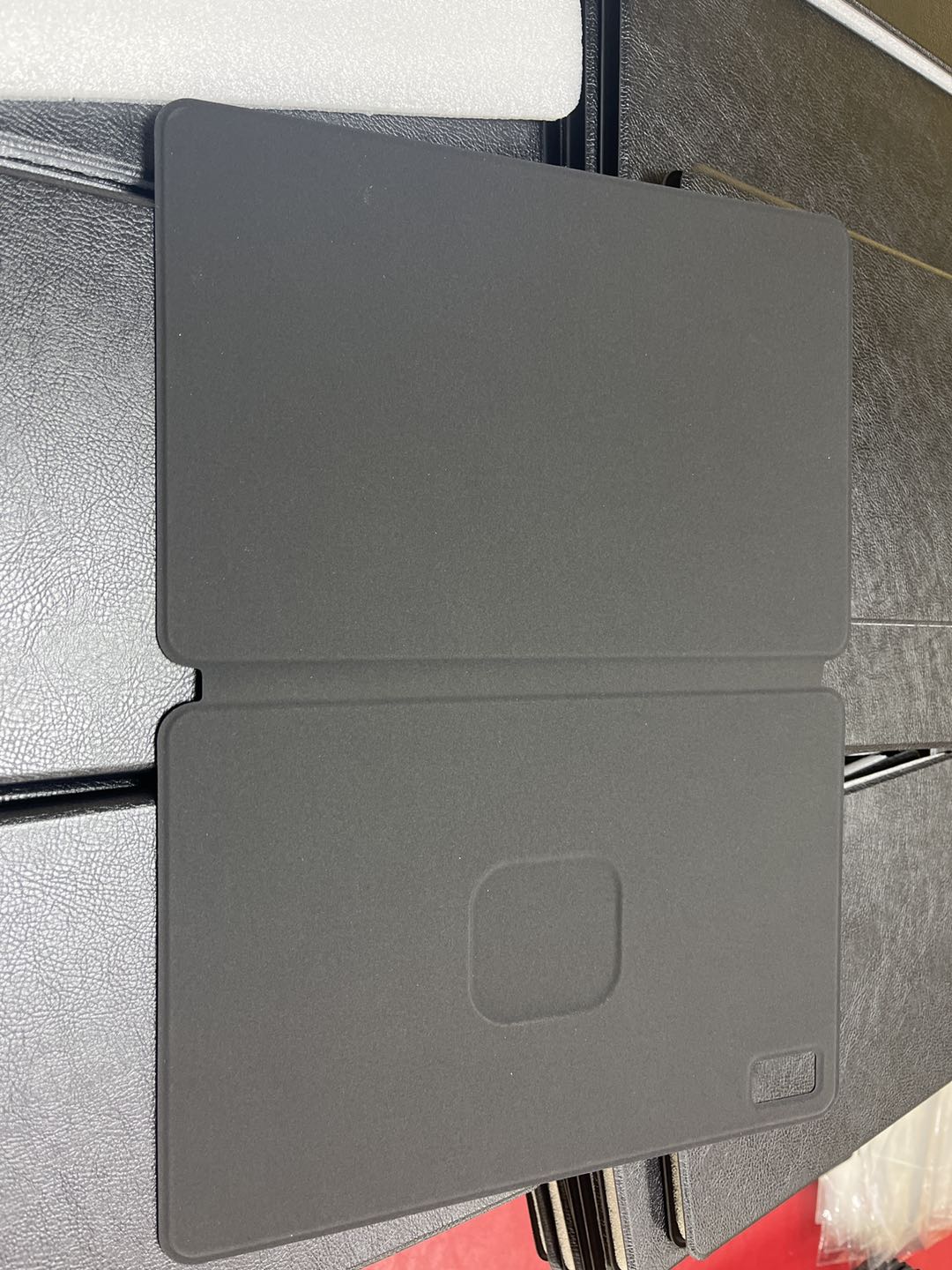 Black Leaflet Case